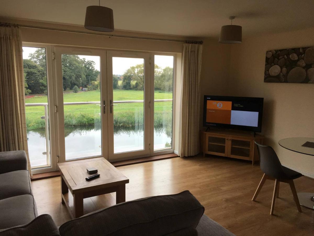Penthouse Apartment On The River - 65 Skipper Way 성니오츠 외부 사진